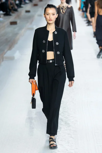 Look 39